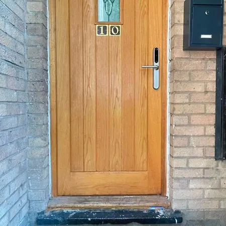 Apartment Stylish 2 Bedroom In Center With Free Parking